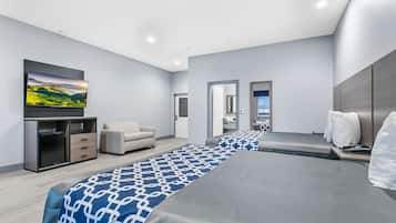 Deluxe Double Room with Private Balcony | Biancheria da letto di alta qualità, copriletto in piuma