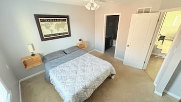 3 bedrooms, desk, iron/ironing board, travel crib