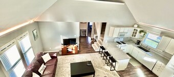 Steps from Mass Ave & Bottleworks + Garage parking