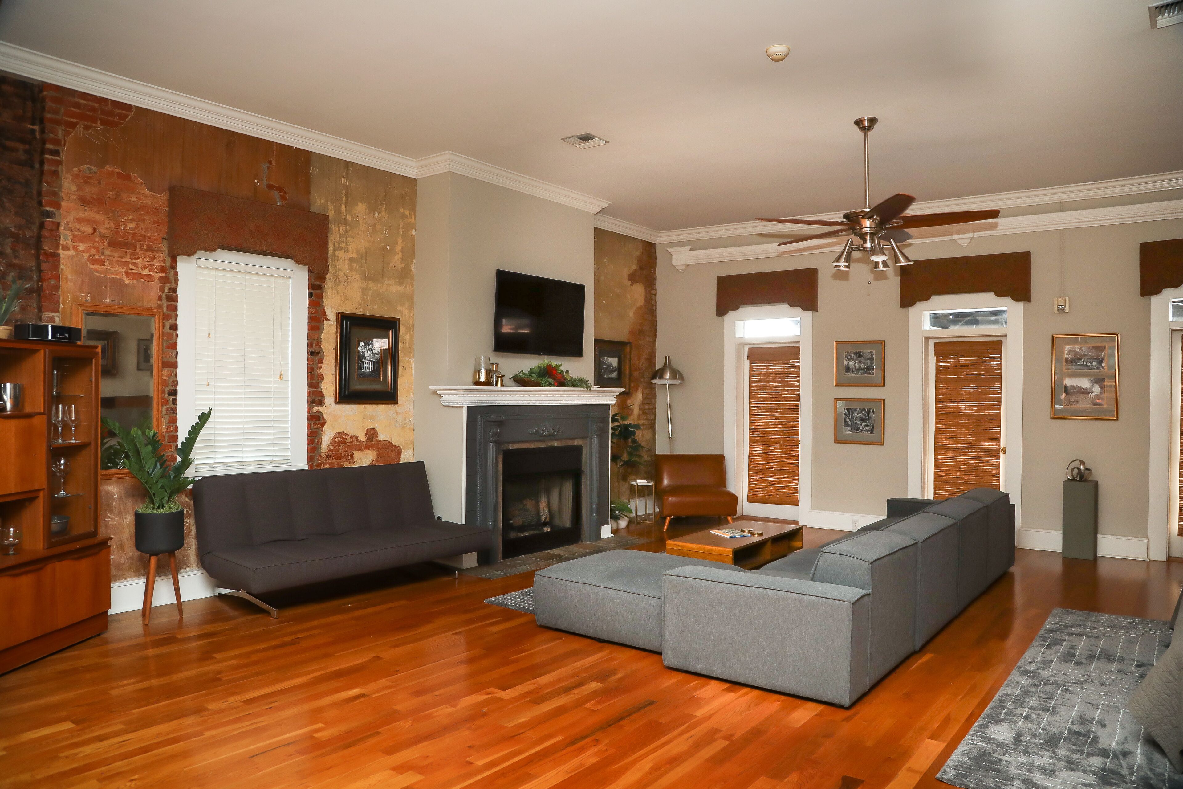 <br>LOCATION! LOCATION! LOCATION !Downtown Main Street New Iberia. 