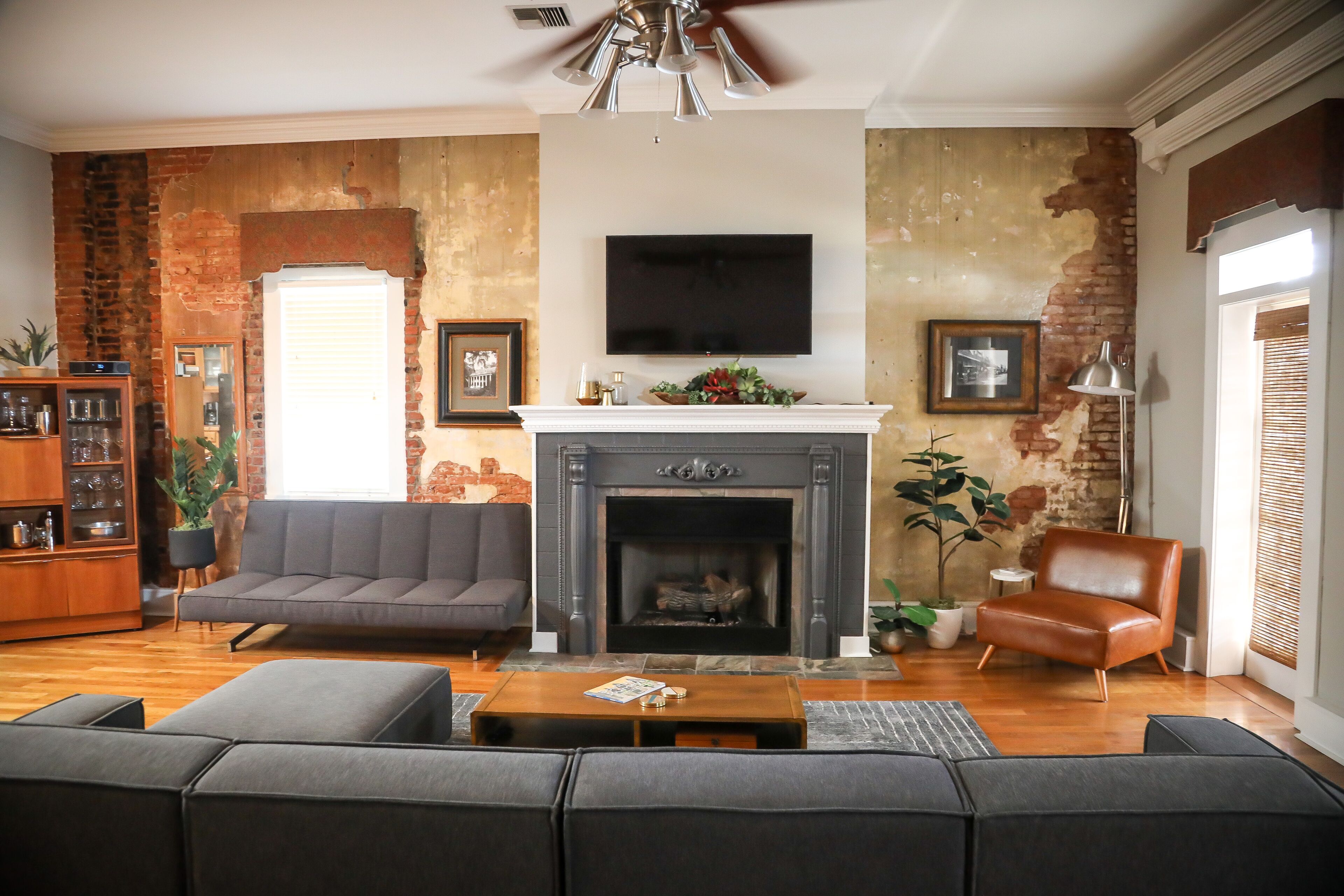 <br>LOCATION! LOCATION! LOCATION !Downtown Main Street New Iberia. 