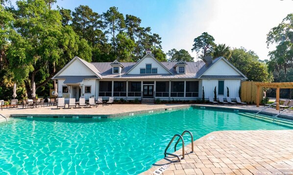 Outdoor pool, a heated pool