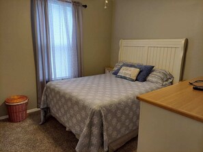 3 bedrooms, desk, free WiFi, bed sheets - Chateau Rose (Branson)