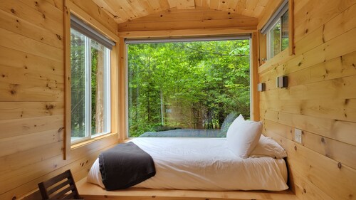 Trailside Stays - Tiny House in the Woods-Escape to Nature. Robin