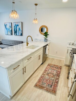 Refrigerador, horno, placa de cocina, lavavajillas