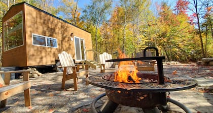 Trailside Stays - Tiny House in the Woods-Escape to Nature. Cardinal
