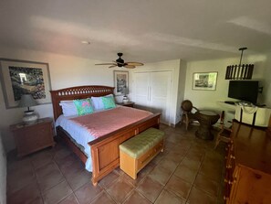2 chambres, coffres-forts dans les chambres, fer et planche à repasser