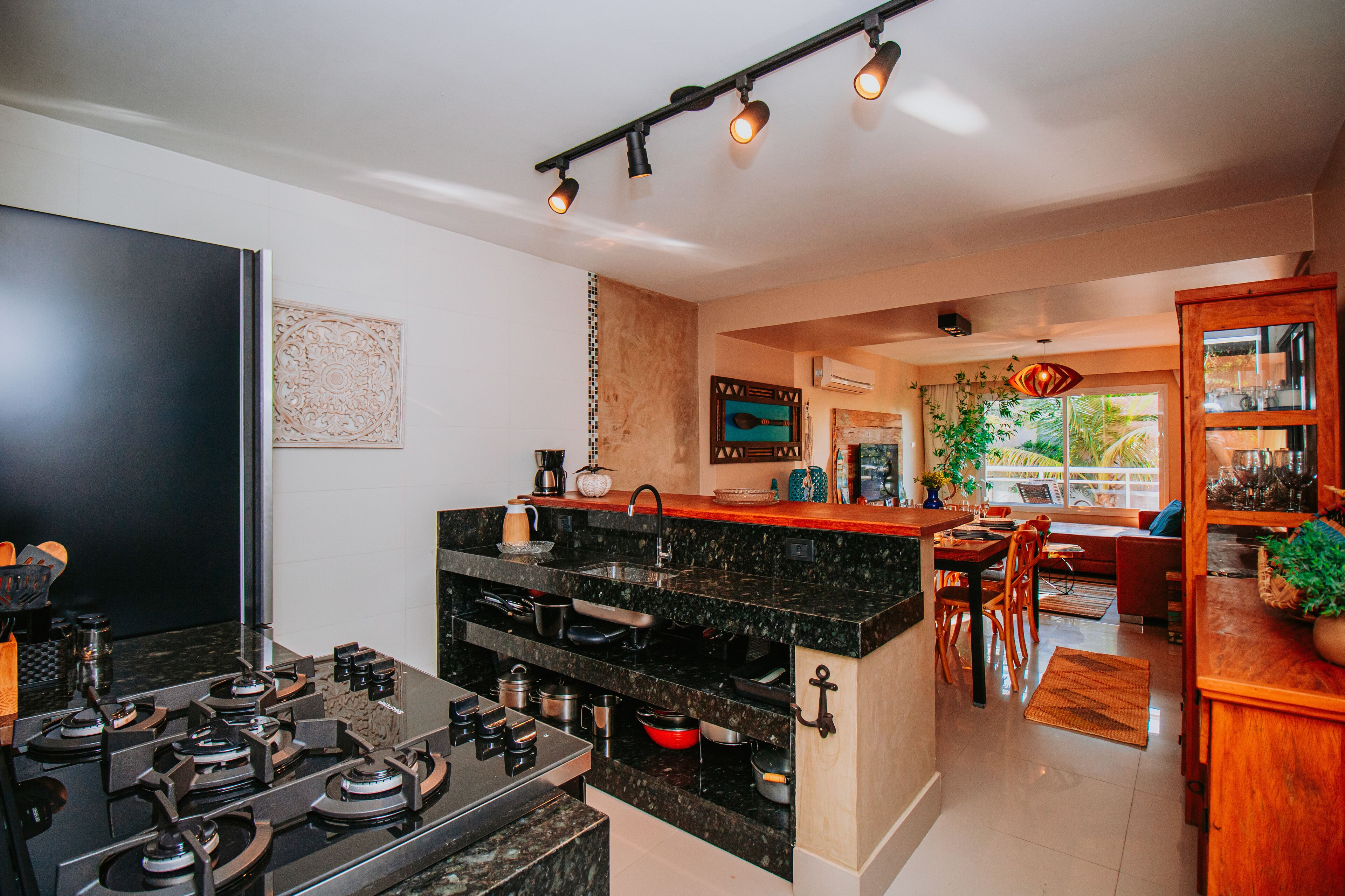 Pleasant house in condominium on Avenida das Praias