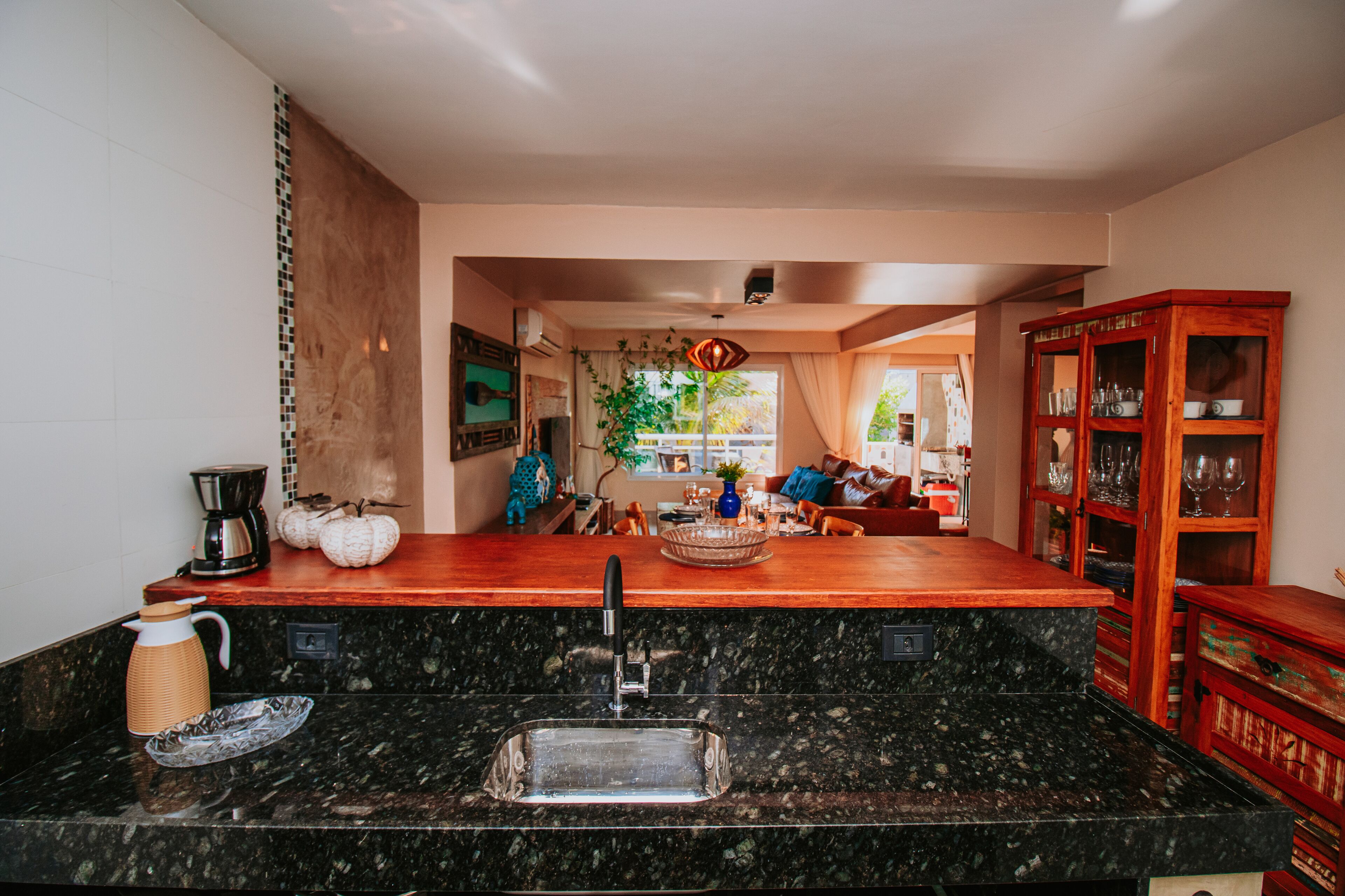 Pleasant house in condominium on Avenida das Praias