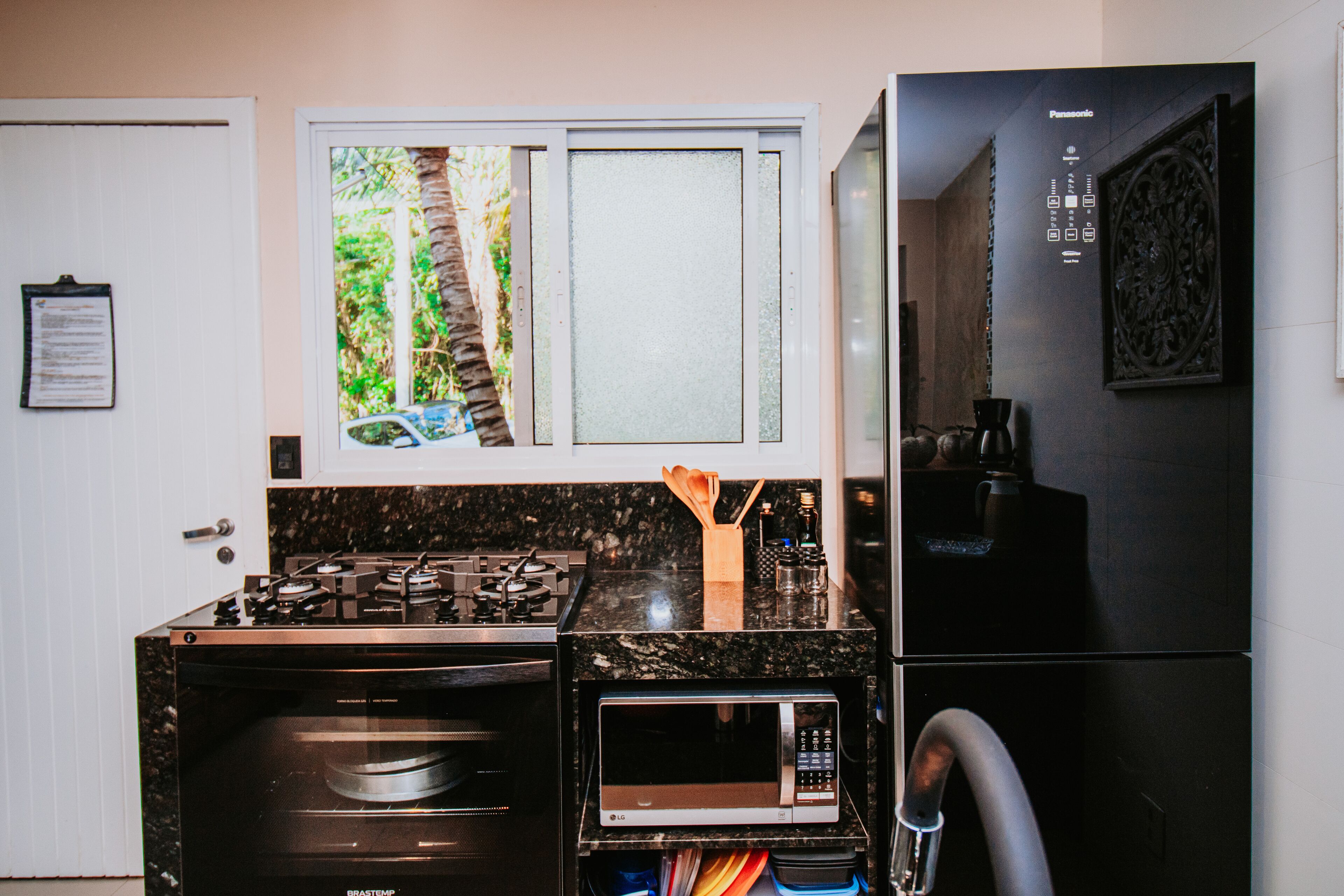 Pleasant house in condominium on Avenida das Praias