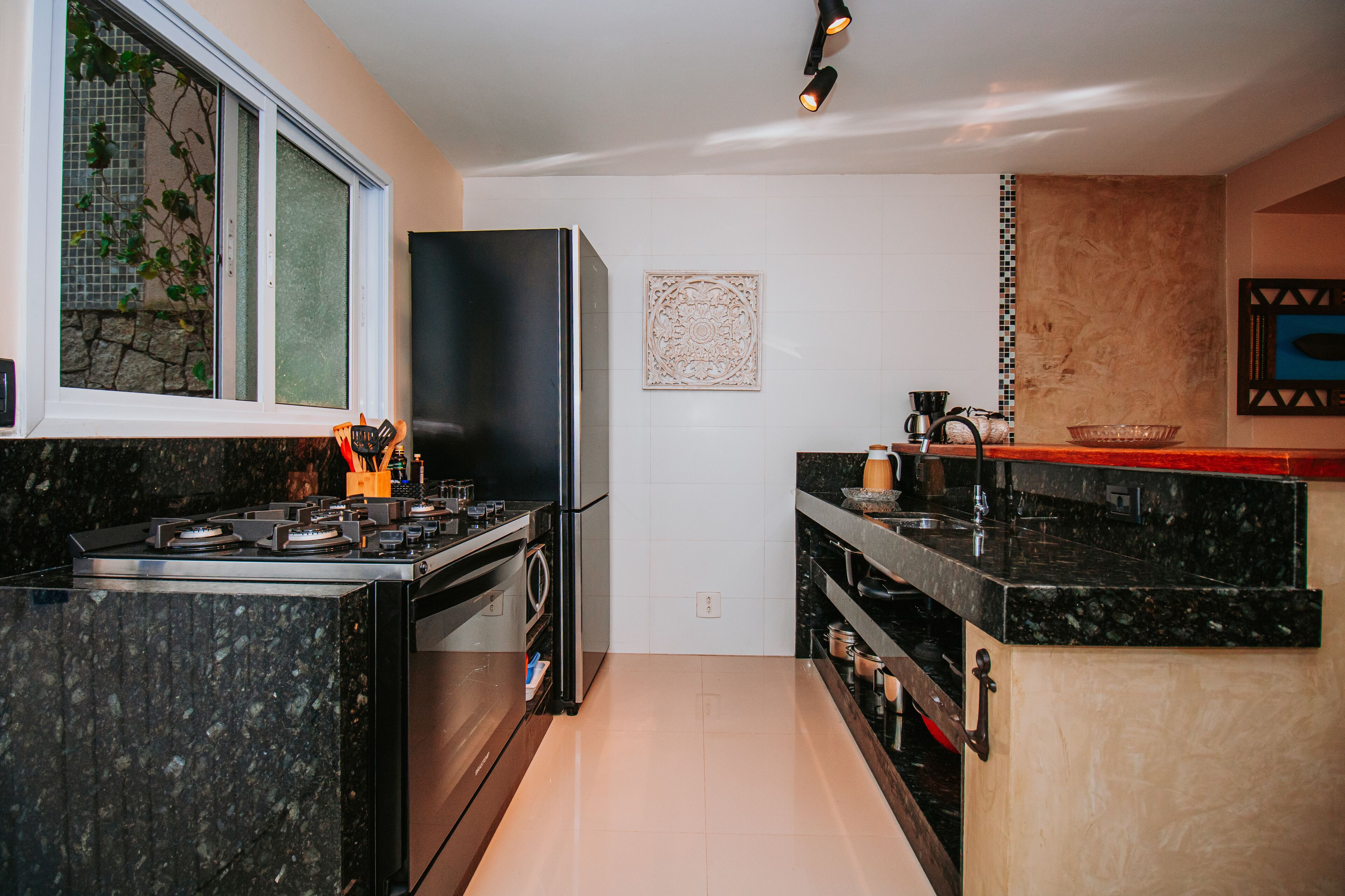 Pleasant house in condominium on Avenida das Praias