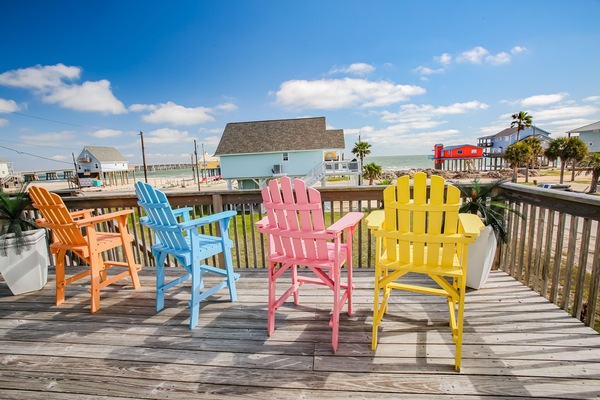 Ocean Palms- Sit on the deck & listen to the waves crash & dolphins jump!