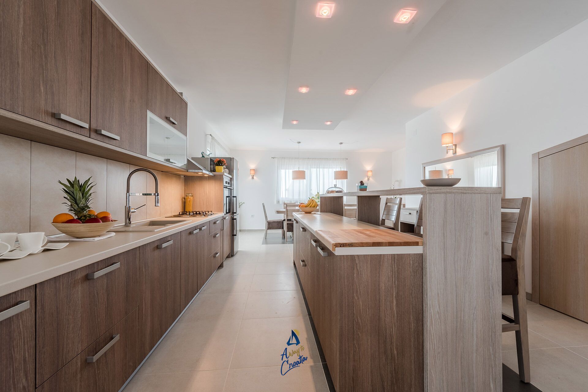 Kühlschrank, Mikrowelle, Ofen, Geschirrspüler