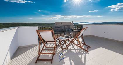 Moderne 4-Schlafzimmer-Villa mit beheiztem Pool für bis zu 8 Gäste in der Nähe von Zadar