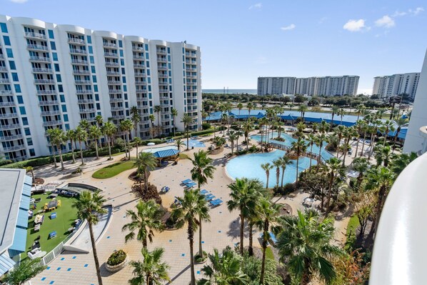 Outdoor pool, a heated pool - 2705 Gulf Views ~ HOT Savings ~ Heated Pool ~ Pool Bar, Hot Tub ~ Book July 11th (Destin)