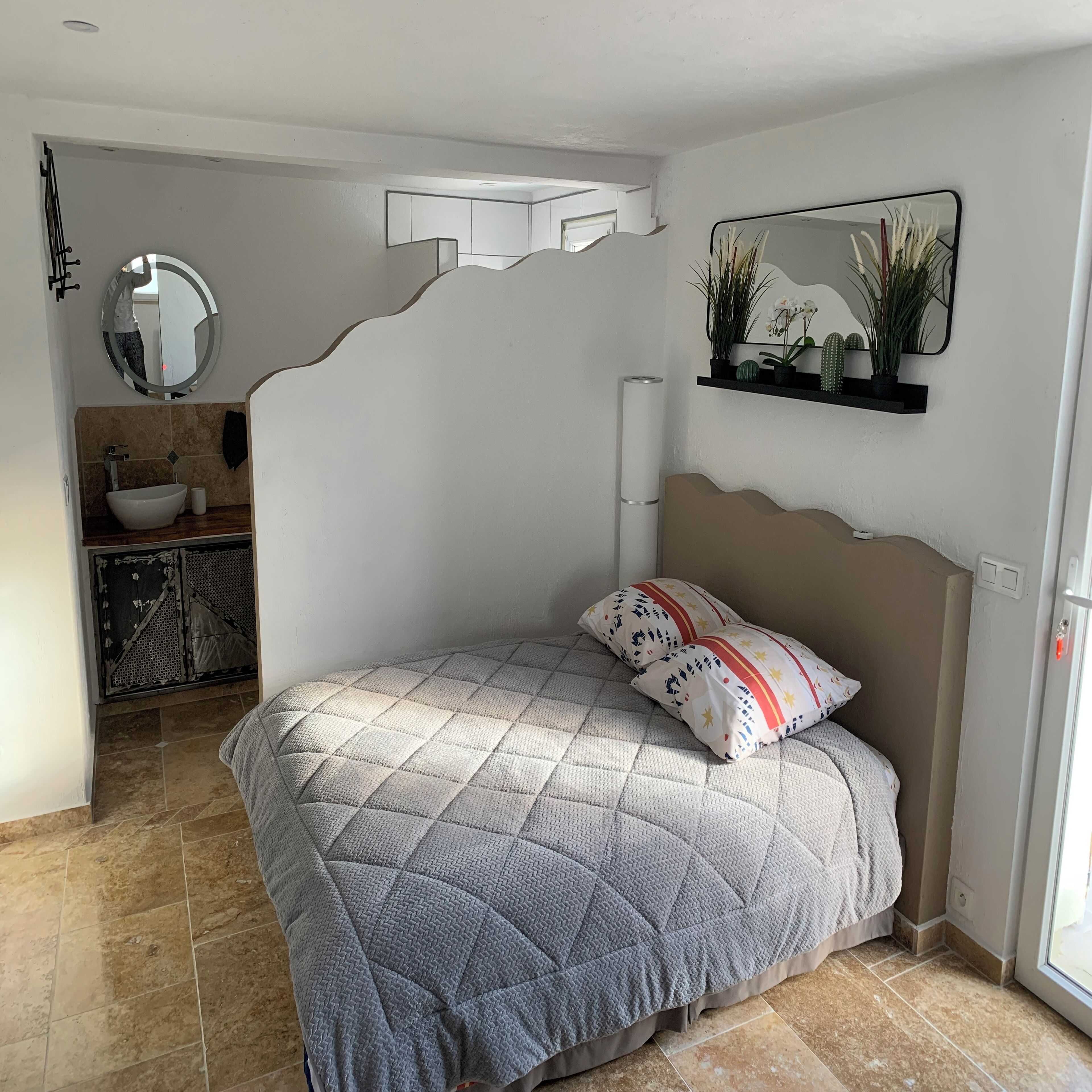 1 chambre, fer et planche à repasser, Wi-Fi, draps fournis