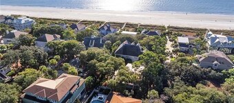 Great family vacation home close to the beach, shops and restaurants