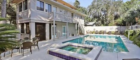Outdoor pool, a heated pool