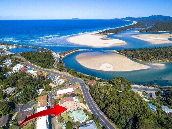 Beach nearby - OCEAN RETREAT - your next holiday and appreciate the views and the style! (Nambucca Heads)