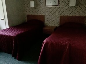 2 bedrooms, iron/ironing board, WiFi, bed sheets - Great family vacation resort. Plenty to keep the kids occupied (Stowe)