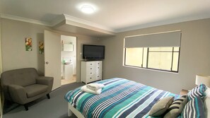 3 bedrooms, WiFi, bed sheets