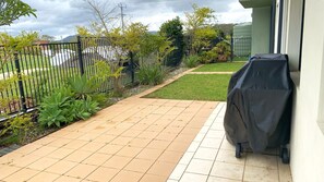 Terrace/patio - Karingal - ocean views only minutes from the town centre overlooking pool (Nambucca Heads)