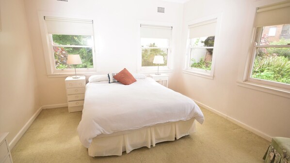 3 bedrooms, WiFi, bed sheets - The Outlook - your next holiday destination, breathtaking water views! (Nambucca Heads)
