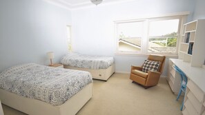 3 bedrooms, WiFi, bed sheets - The Outlook - your next holiday destination, breathtaking water views! (Nambucca Heads)
