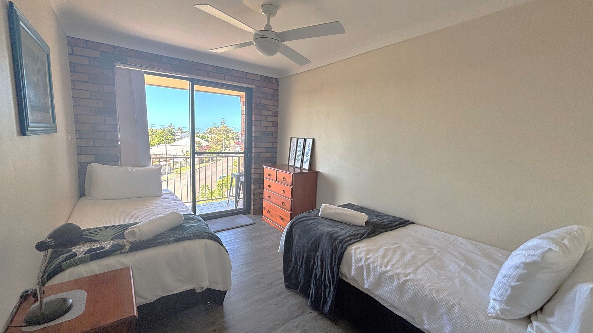 3 bedrooms, bed sheets
