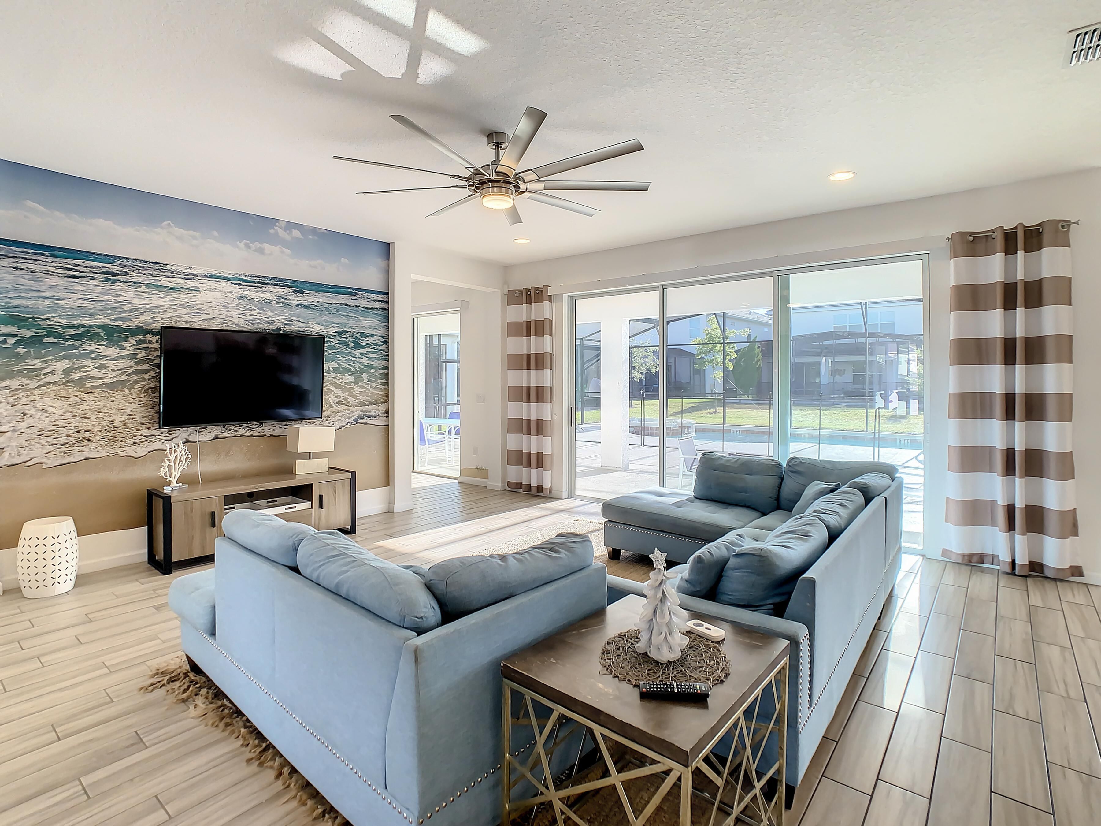 Sonoma Resort, private pool, and much more!!