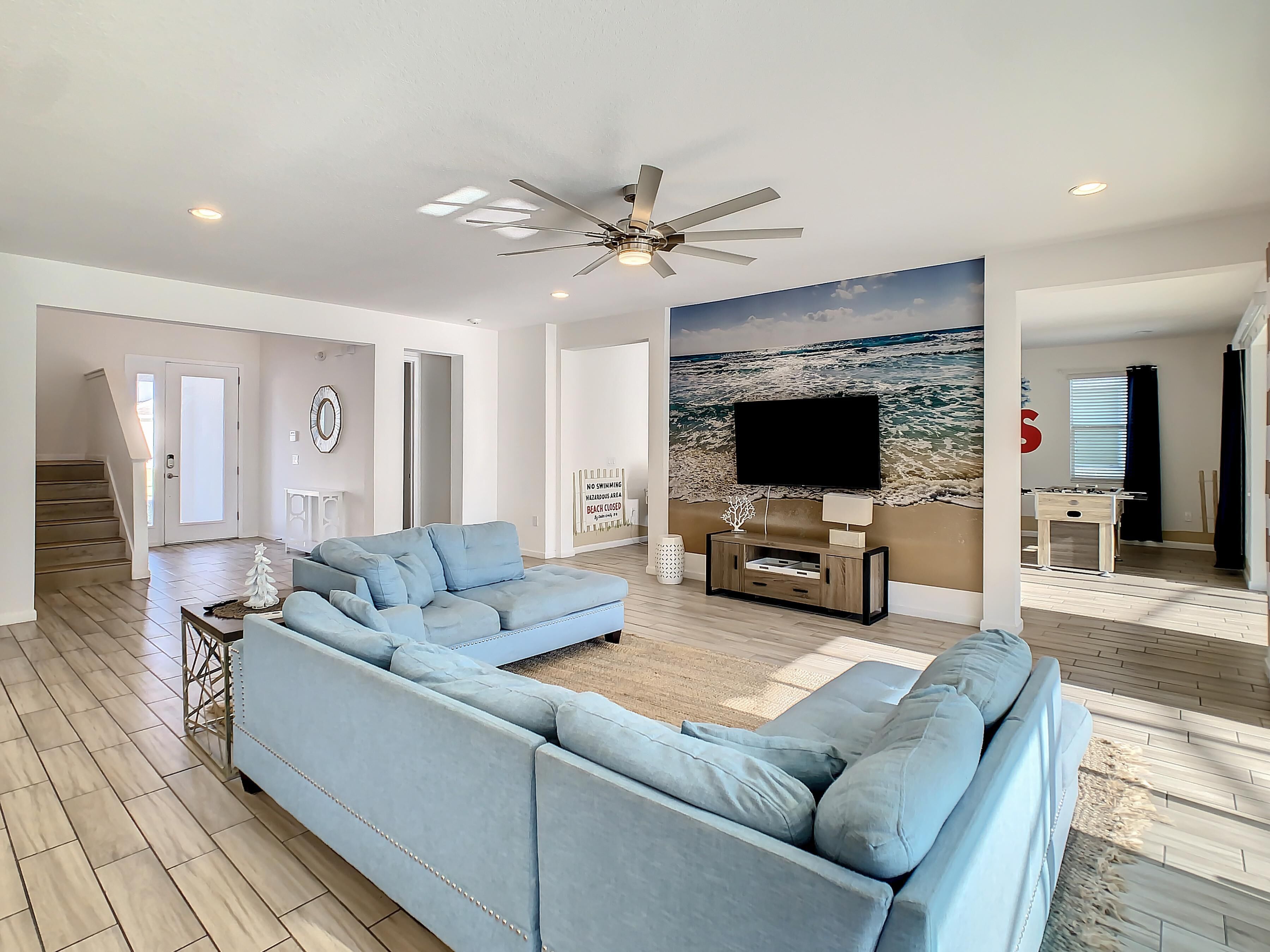 Sonoma Resort, private pool, and much more!!