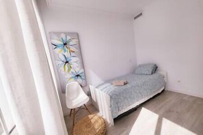 3 bedrooms, iron/ironing board, WiFi, bed sheets - Penthouse − Marbella Centre, Pool + Close to Beach (Marbella)