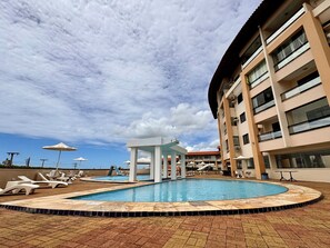 Piscine couverte, piscine extérieure