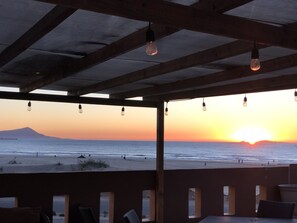 تناول الطعام بالخارج