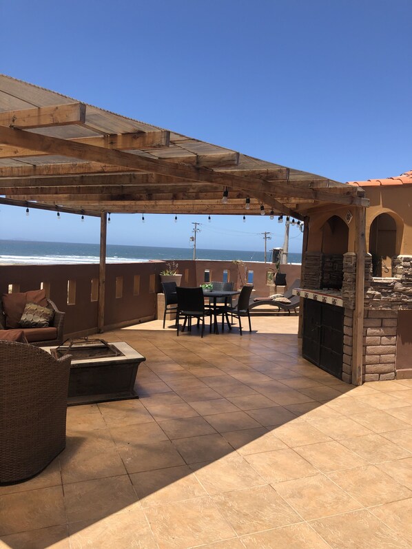 تناول الطعام بالخارج