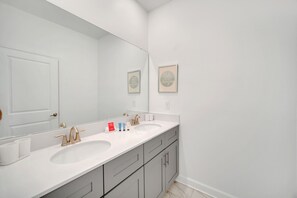 Property amenity - 4200 Paragraph Drive (Kissimmee)