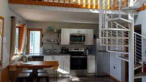 Unclassified image, 5 of 39, button - Fisher's Flop - A Lofted Condo on the Wisconsin River (Poynette)