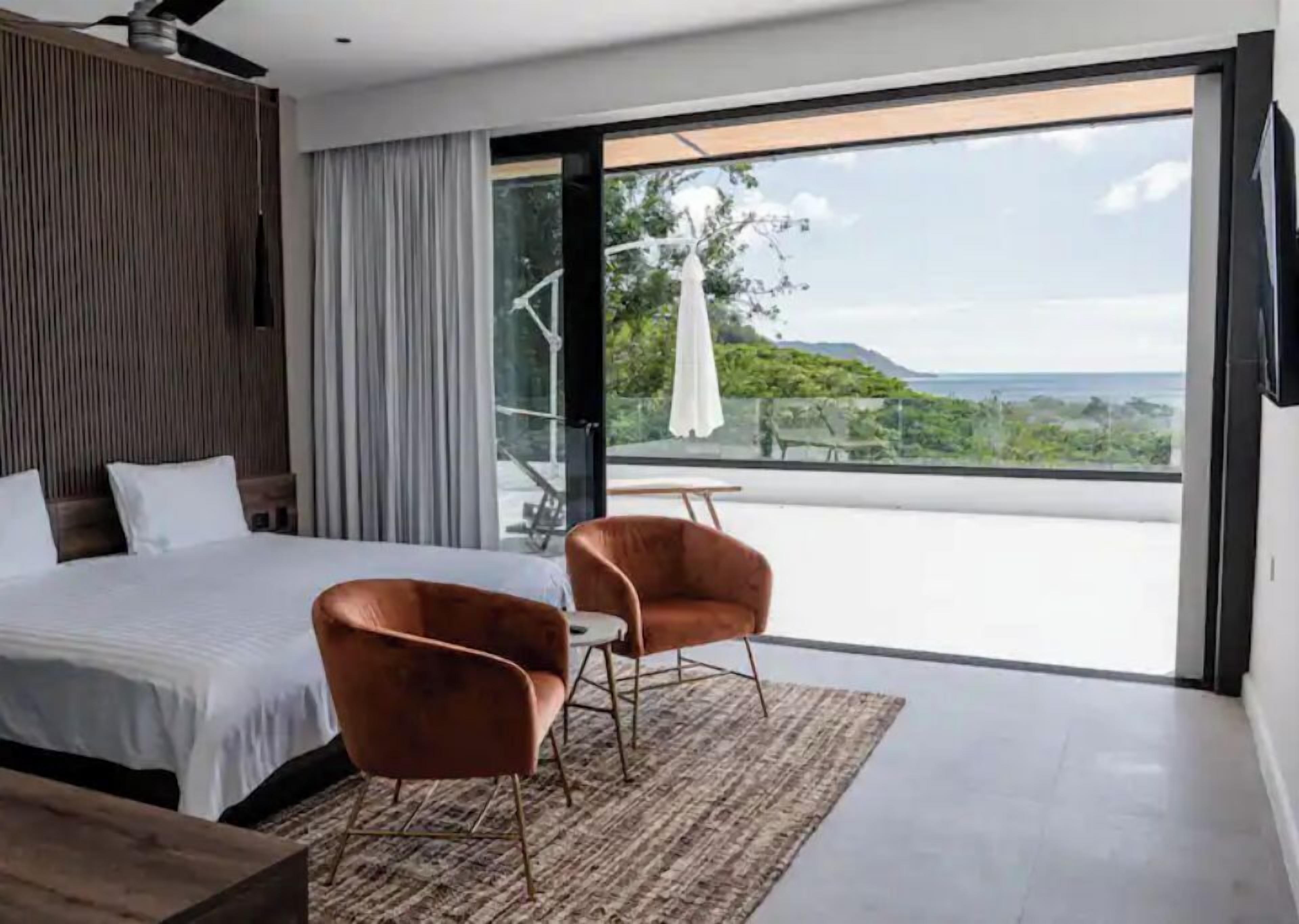 5 bedrooms, in-room safe, travel crib, free WiFi