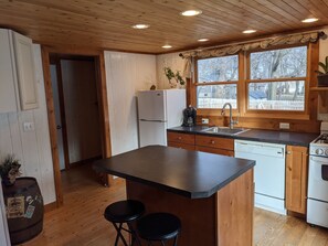 ثلاجة، ميكروويف، فرن، موقد طهي مسطح