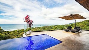 Outdoor pool - Panoramic Ocean View Casa Anna with infinity Pool (Santa Teresa)