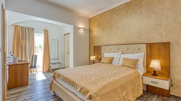 Een minibar, gratis wifi, beddengoed