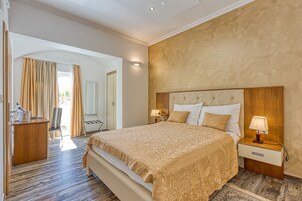 Minibar, wifi gratis y ropa de cama 