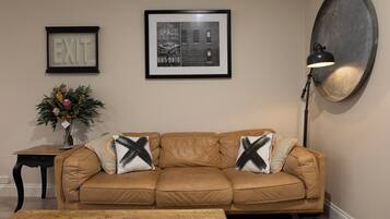 TV, fireplace, offices