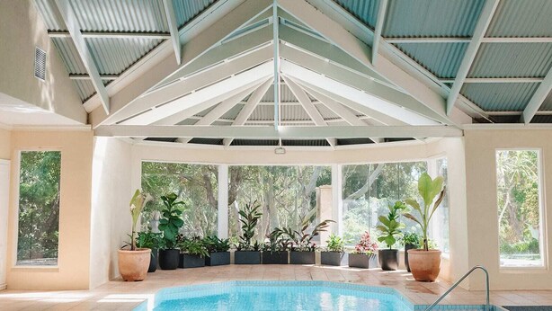 Indoor pool - 1 bedroom Pool Side Apartment (Stirling)