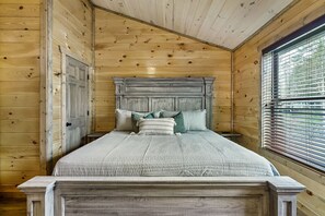 6 slaapkamers, een bureau, een strijkplank/strijkijzer, gratis wifi