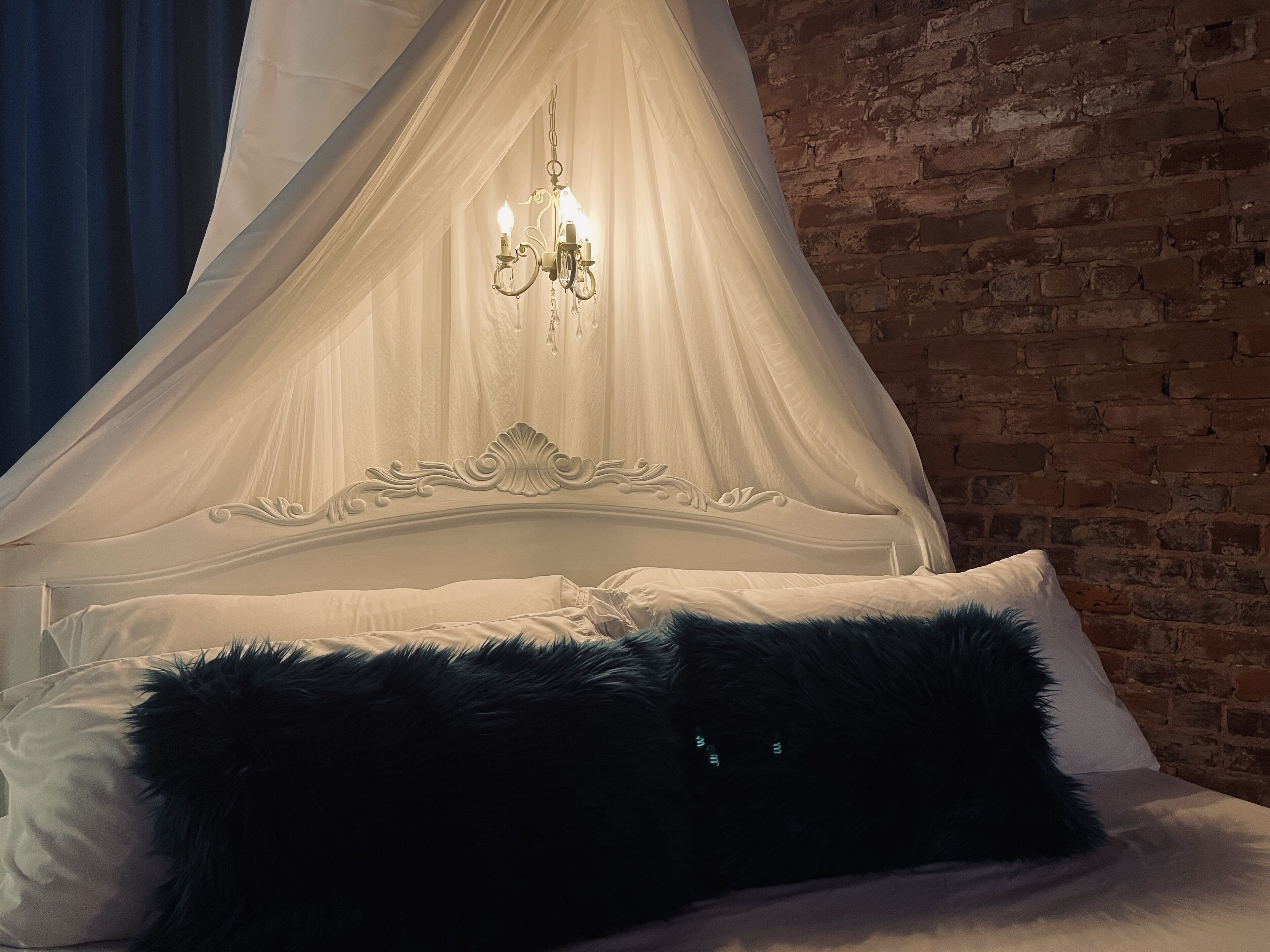 King Suite- The Lofts at Court Square