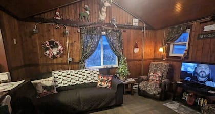 Secluded Country Cabin