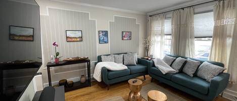 Smart TV, books, computer monitors