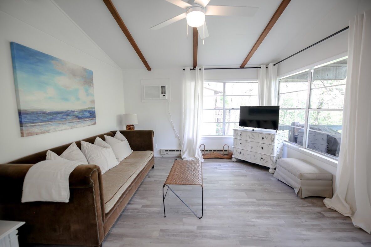 VRBO’s Best Deal on the Lake!