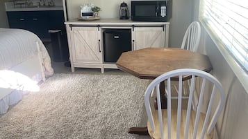 1 多间卧室、办公桌、旅行婴儿床、免费 WiFi